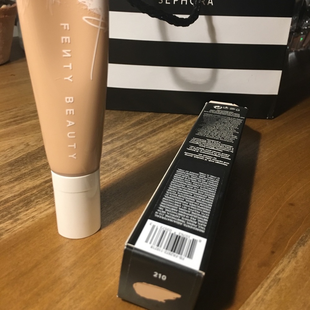 Fenty Pro Filt’r Hydrating Longwear Foundation